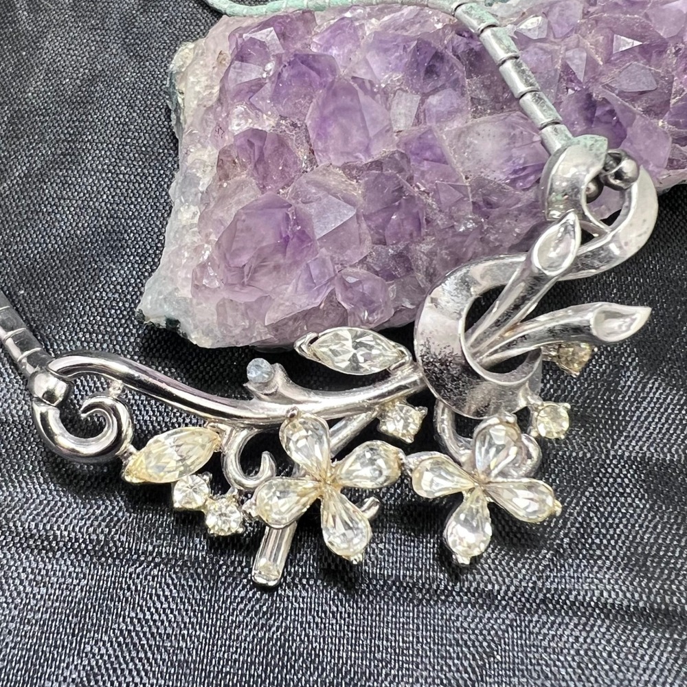 Vintage Trifari Floral Rhinestone 14" Necklace Silver Tone Flower Statement READ